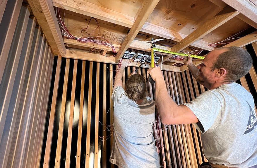 Allan and Samuel during a SaunaCloud custom installation